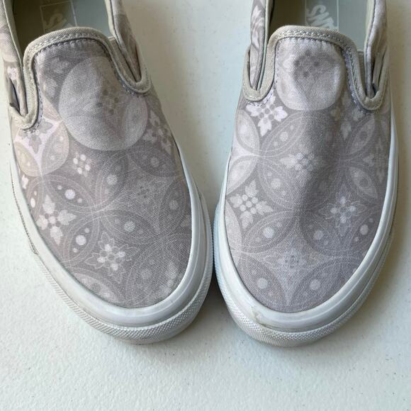 Vans x Kith 10th Anniversary OG Classic Slip-On LX Shoes Gray Unisex W7/M5.5 - Picture 7 of 12